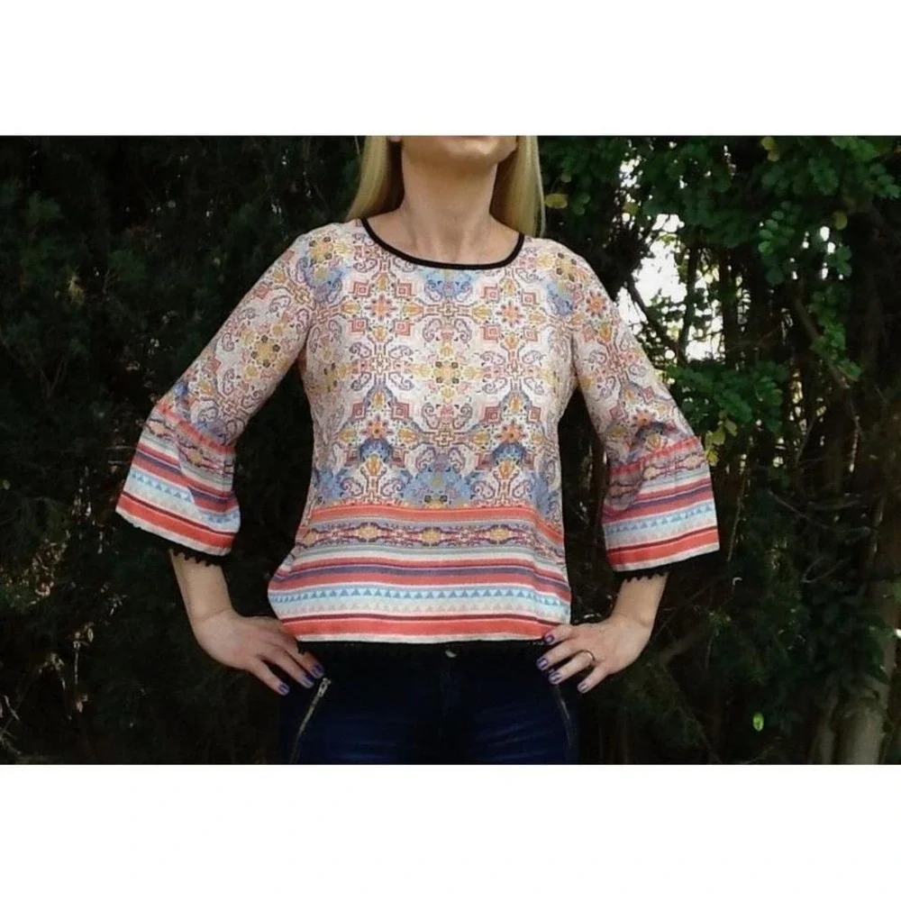 Zoe & Rose Band Of Gypsies colorful Blouse size medium juniors